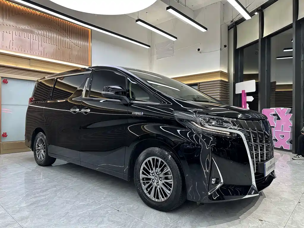 Toyota Alphard 2023 — фото 3