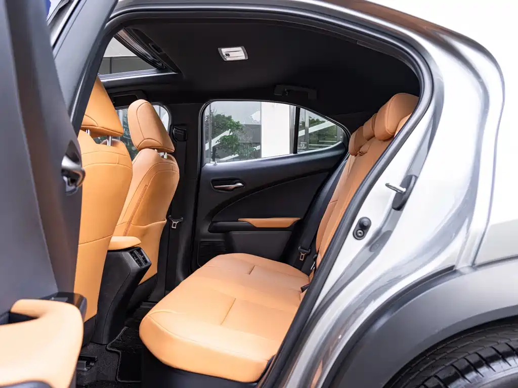 Lexus UX 2023 — фото 10