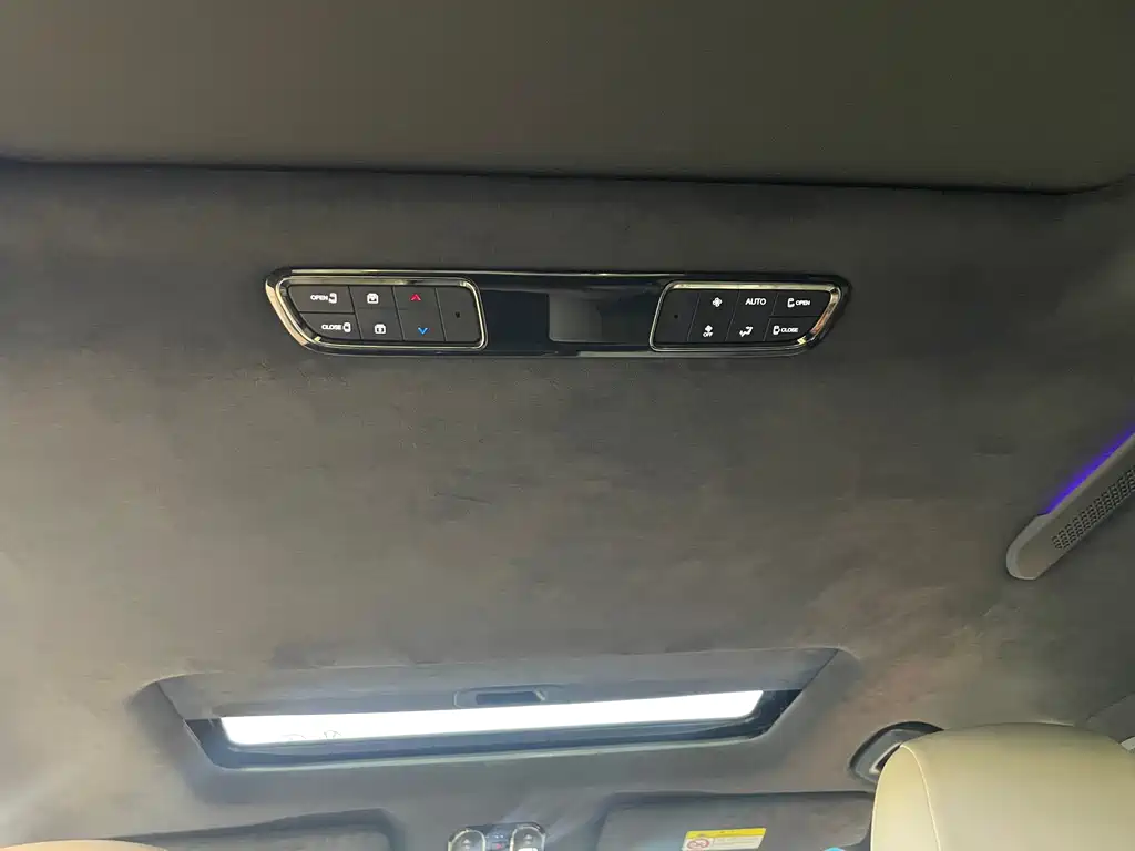 GAC Motor Trumpchi M8 2023 — фото 15