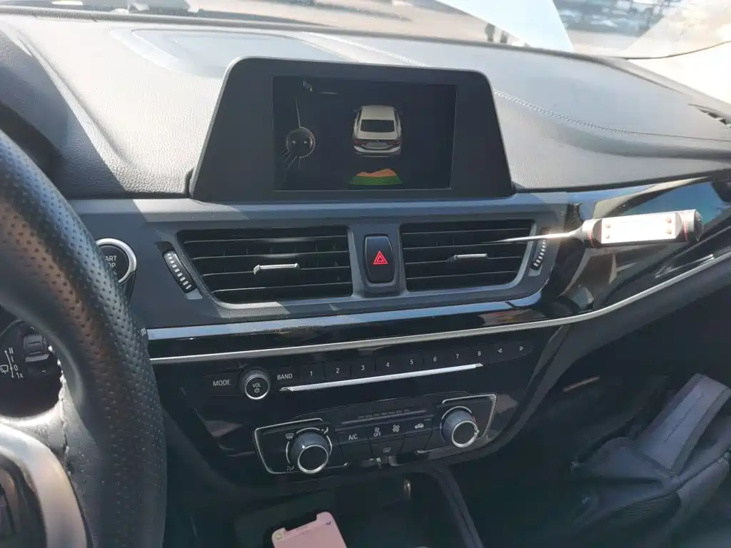 BMW 1 Series 2017 — фото 13