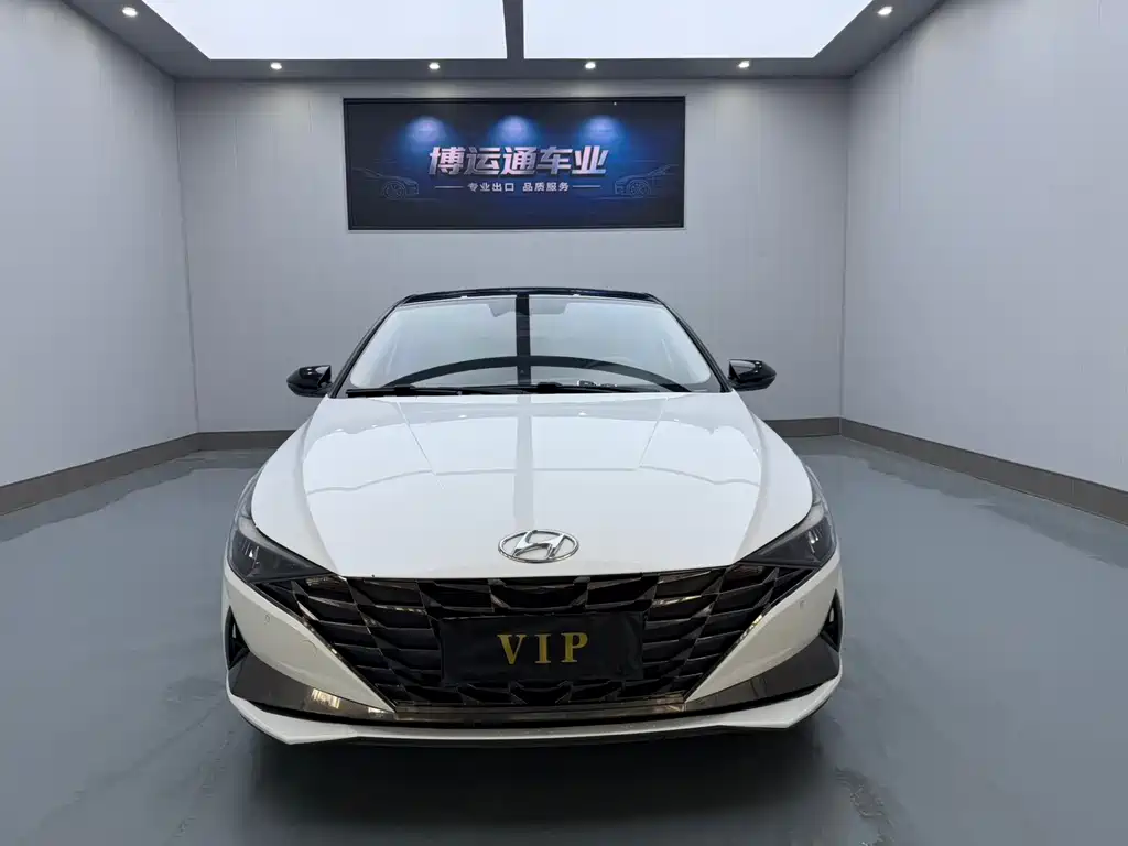 Hyundai Elantra 2022