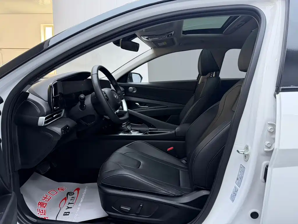 Hyundai Elantra 2022