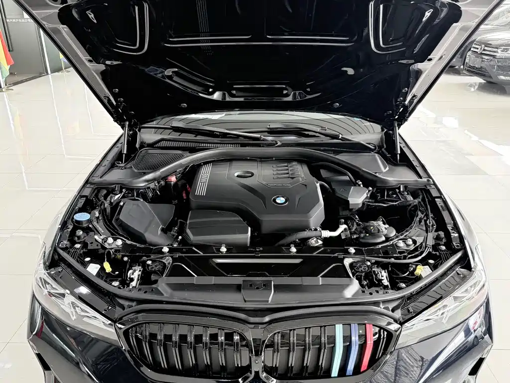 BMW 3 Series 2022 — фото 14