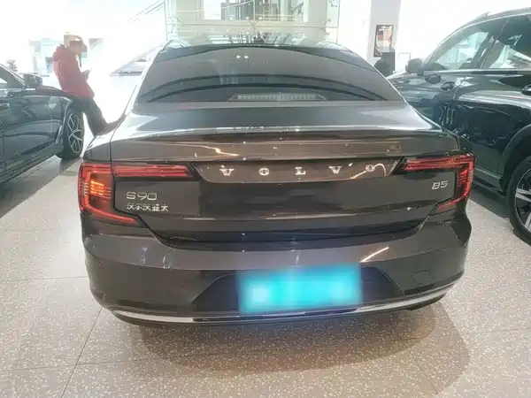Volvo S90 2021