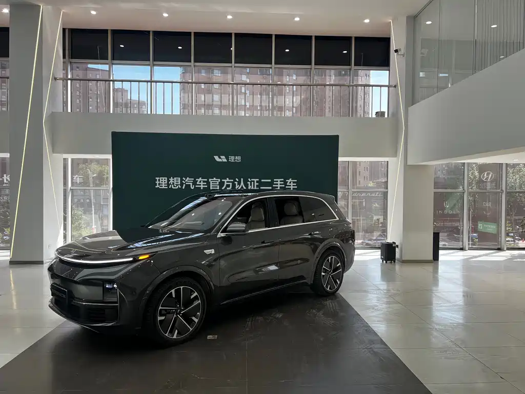 Li Auto Li L8 2025