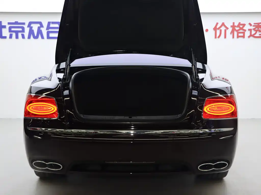 Bentley Flying Spur 2018 — фото 29