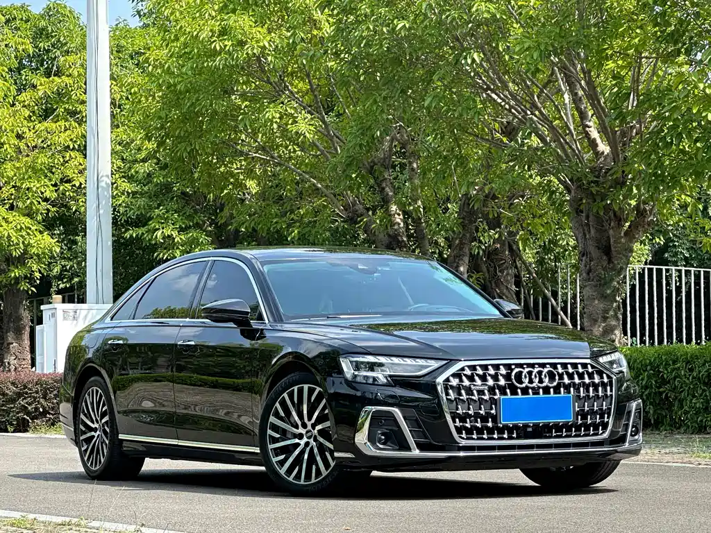 Audi A8 2022 — фото 3