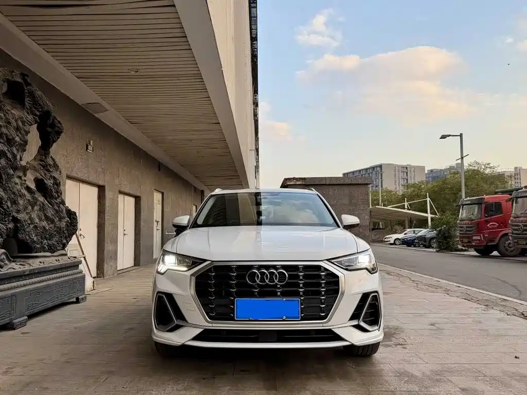 Audi Q3 2021 — фото 2