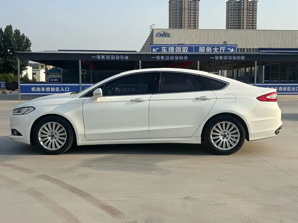 Ford Mondeo 2016 — фото 14