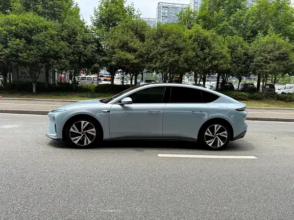 NIO ET5 2022