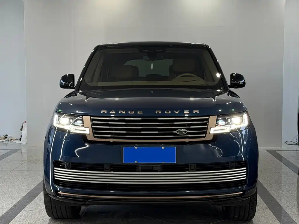 Land Rover Range Rover 2023 — фото 1
