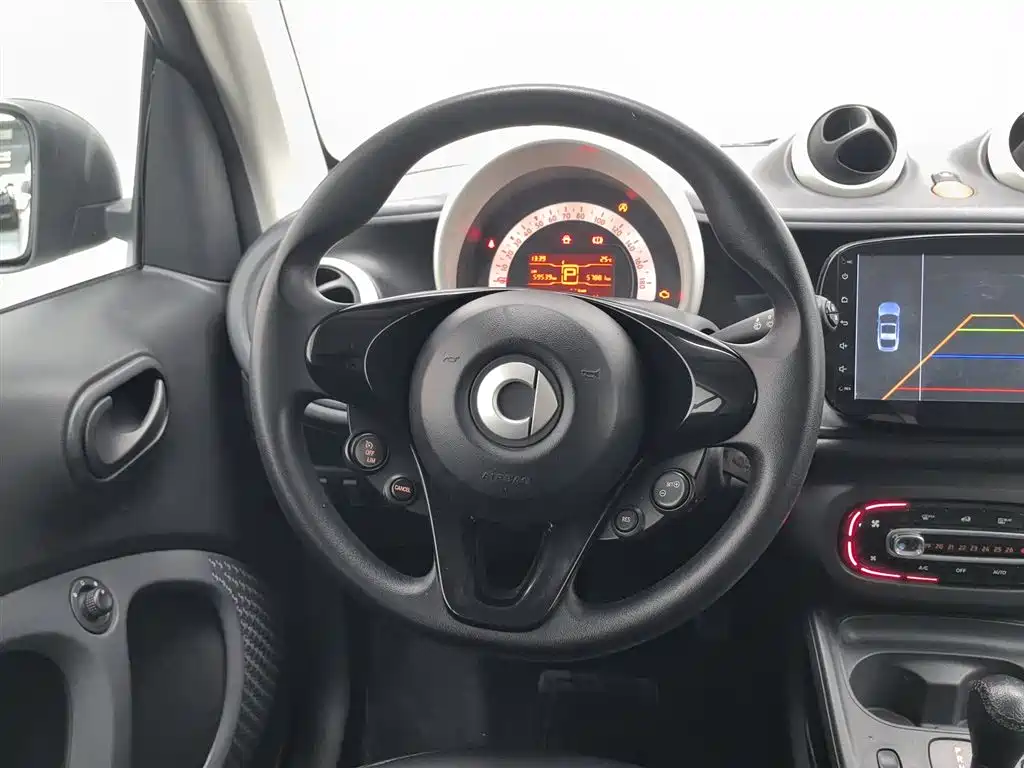 smart Fortwo 2018 — фото 11