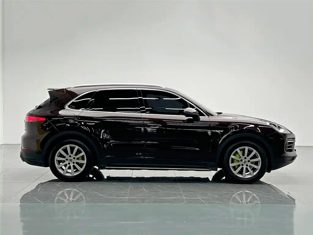 Porsche Cayenne Hybrid 2019 — фото 7