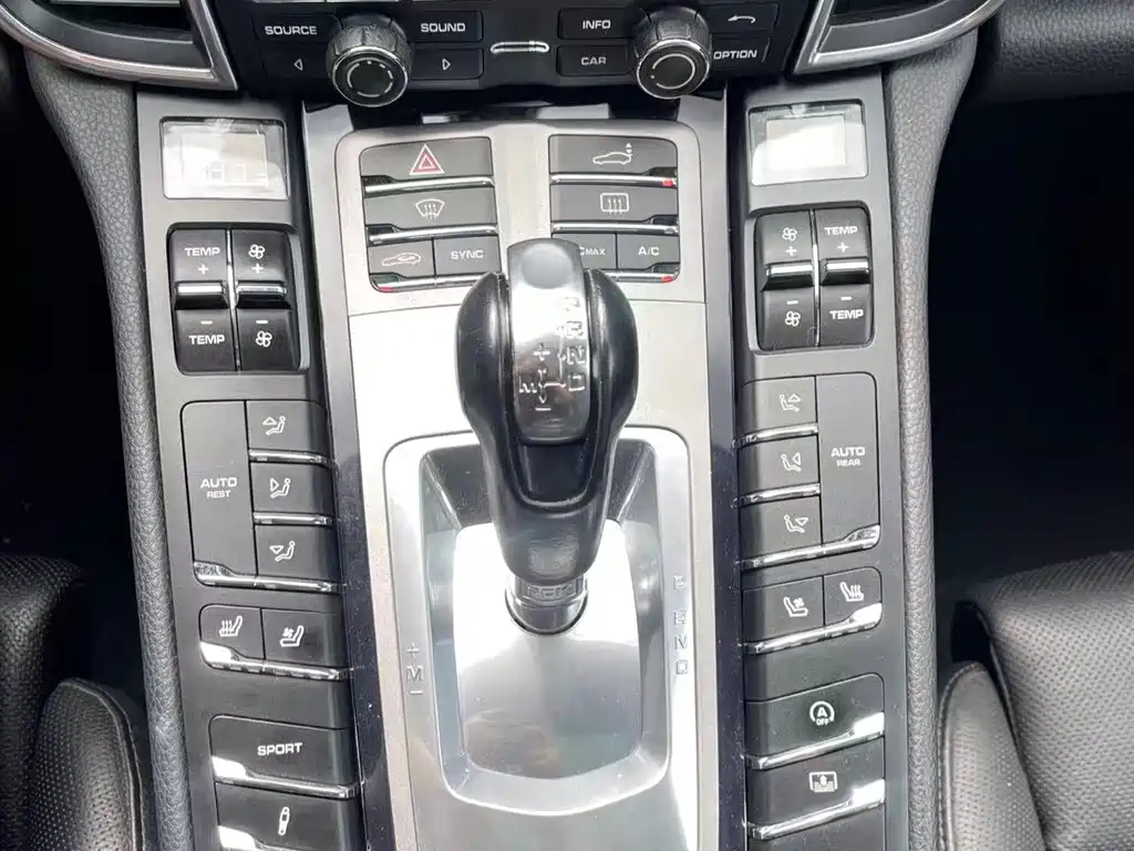 Porsche Panamera 2016 — фото 15