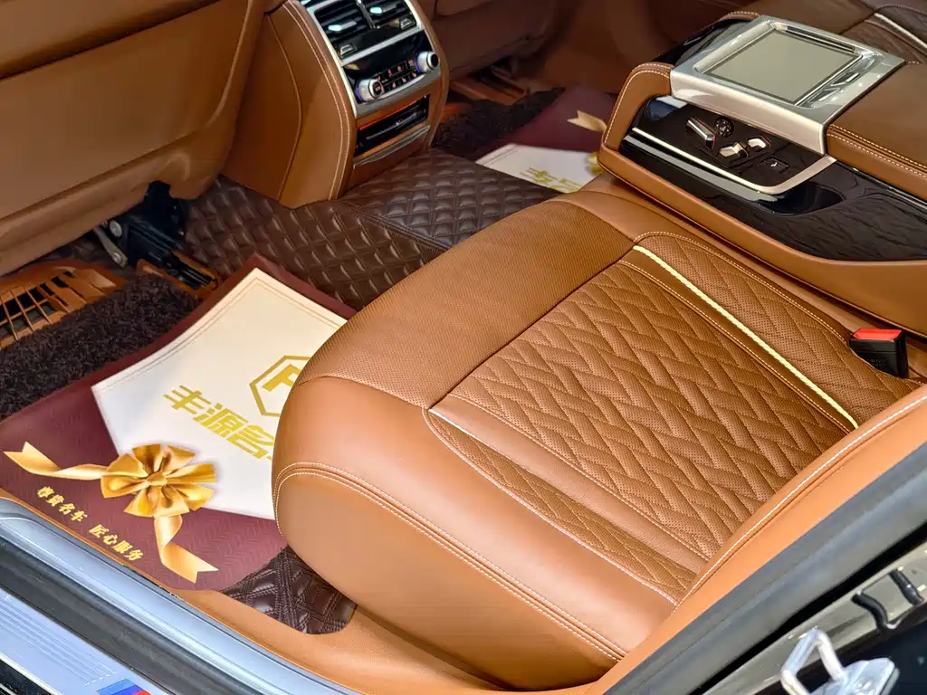 BMW 7 Series 2021 — фото 11