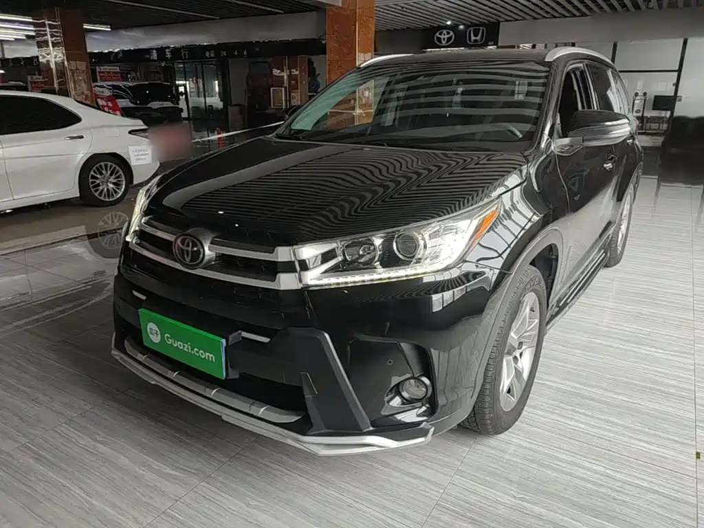 Toyota Highlander 2020 — фото 1