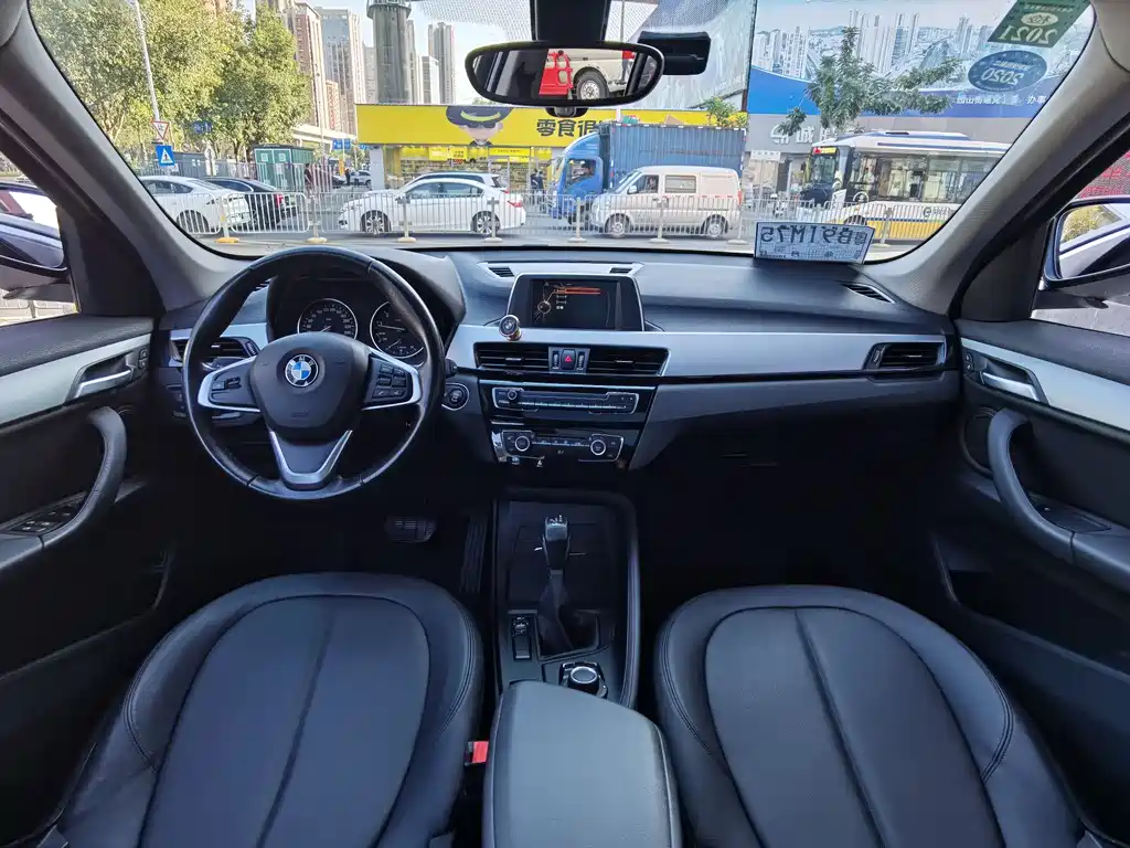 BMW X1 2017 — фото 11