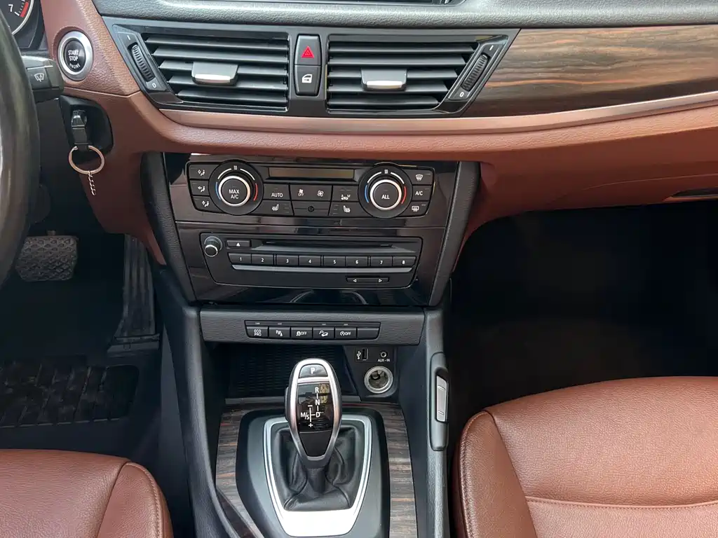 BMW X1 2015 — фото 21