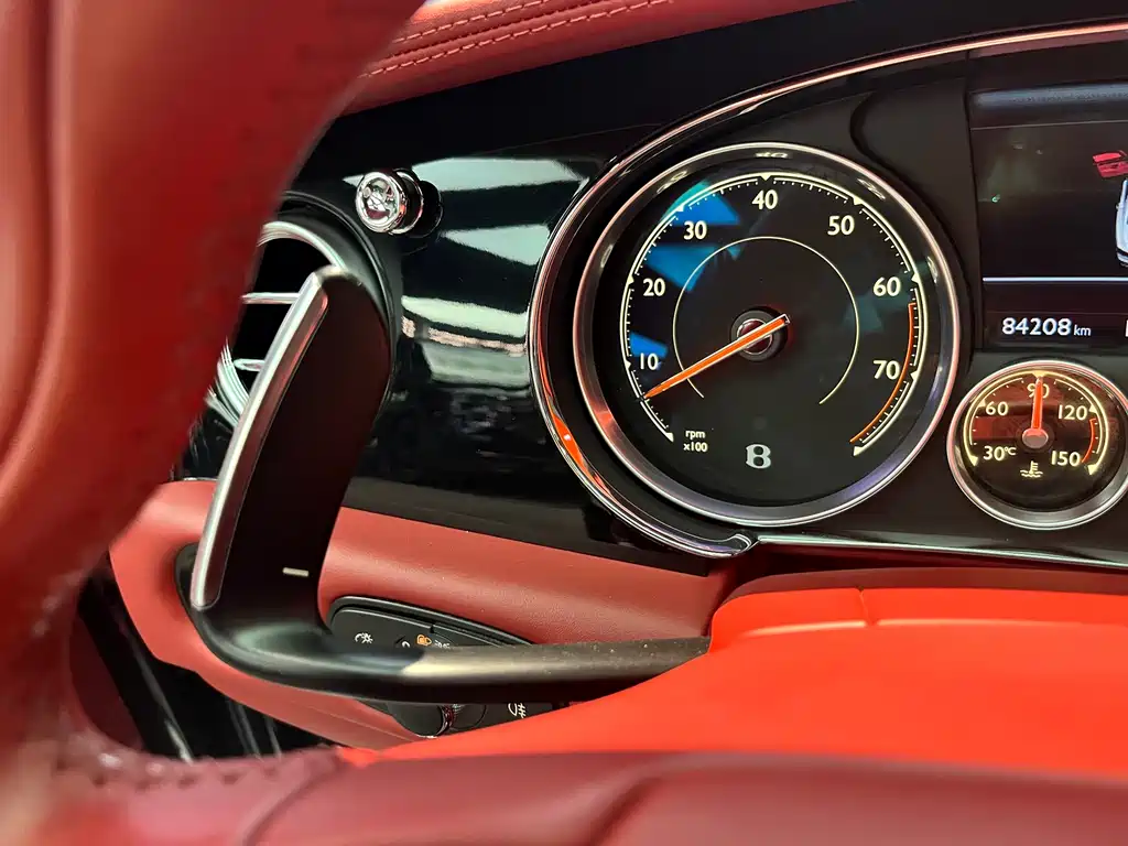 Bentley Flying Spur 2017 — фото 23
