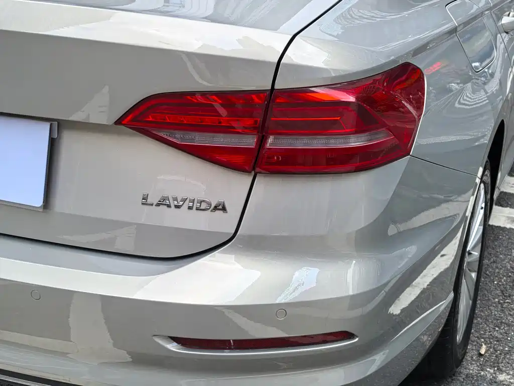 Volkswagen Lavida 2018 — фото 8