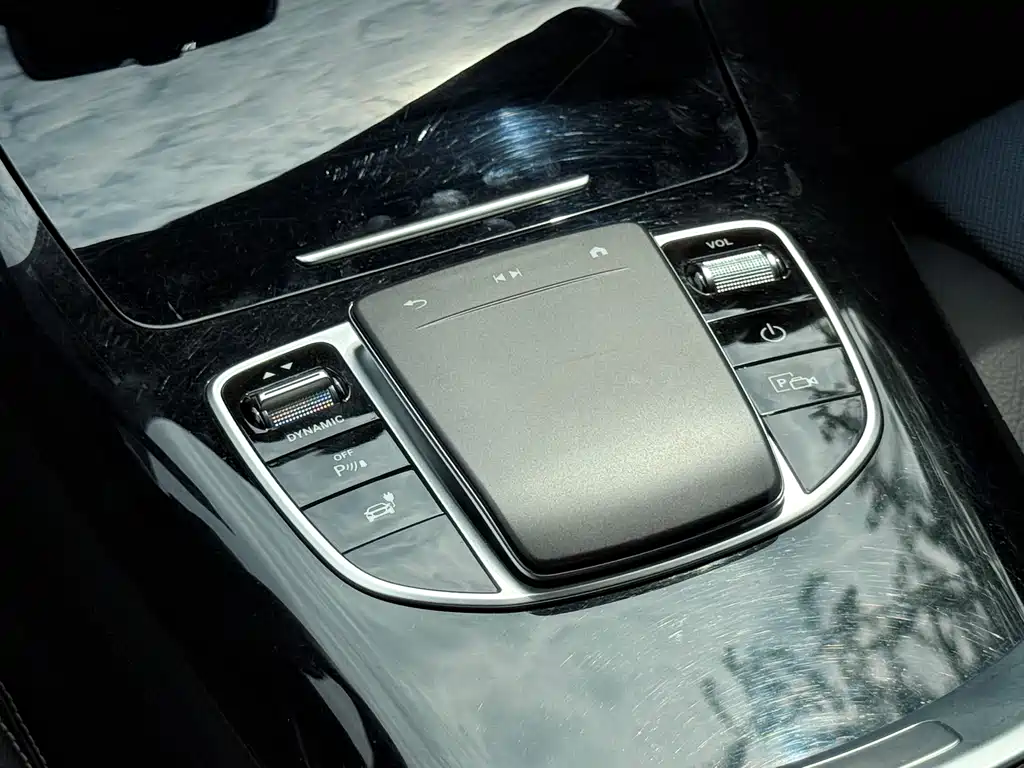 Mercedes-Benz EQC 2022 — фото 18
