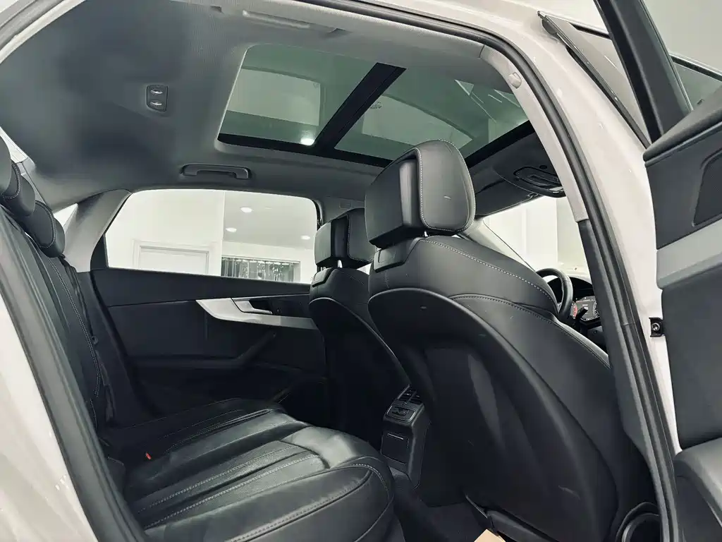 Audi A4L 2020 — фото 30