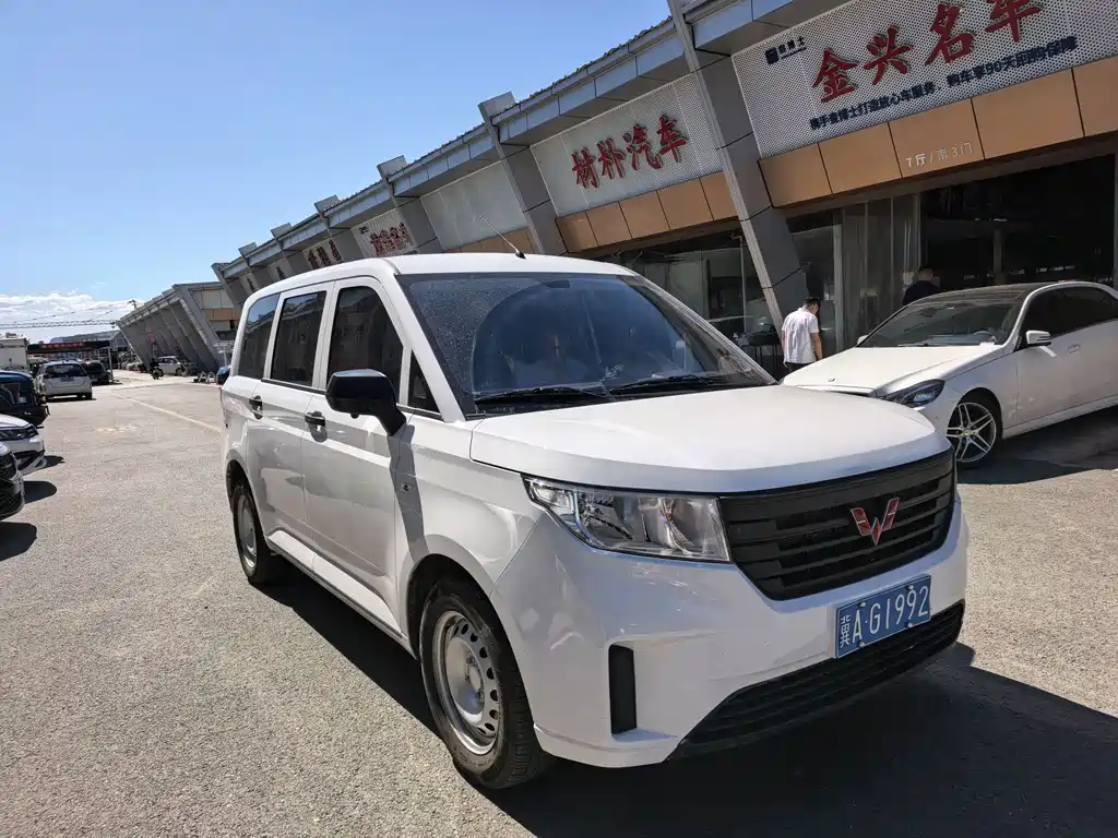 Wuling Hongguang PLUS 2025 — фото 2