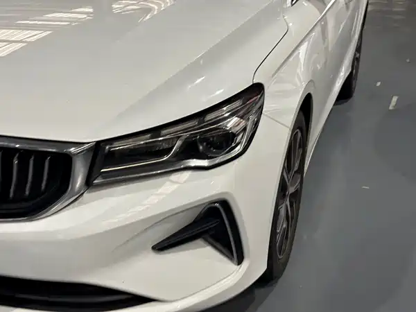 Geely Emgrand 2021