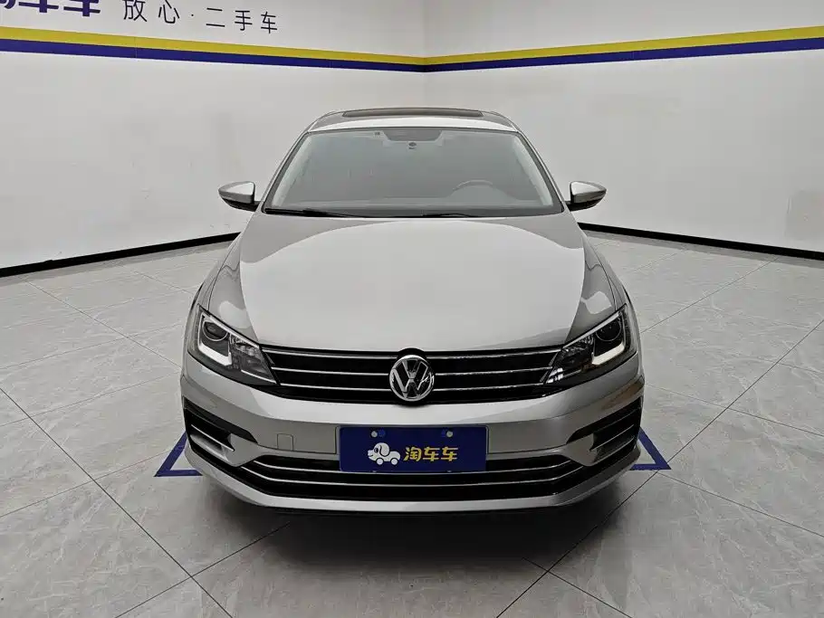 Volkswagen Sagitar 2018