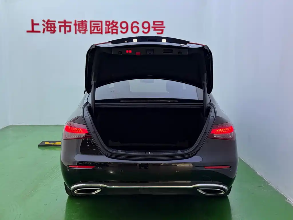 Mercedes-Benz E-Class 2023 — фото 30