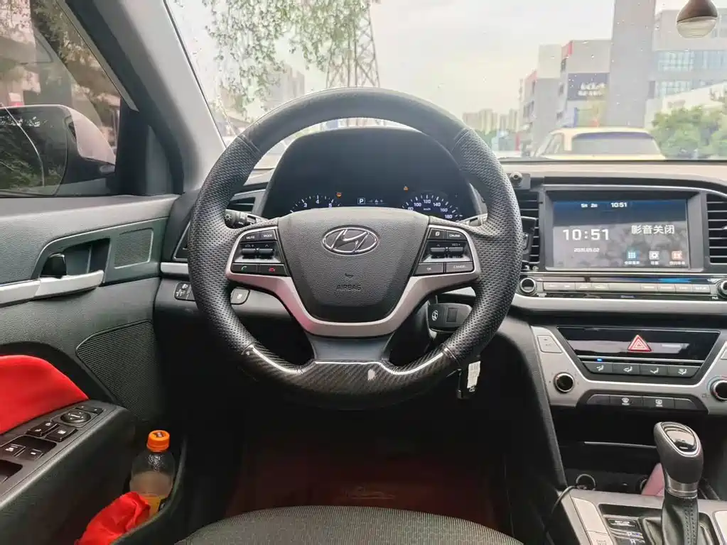 Hyundai Elantra 2018 — фото 7