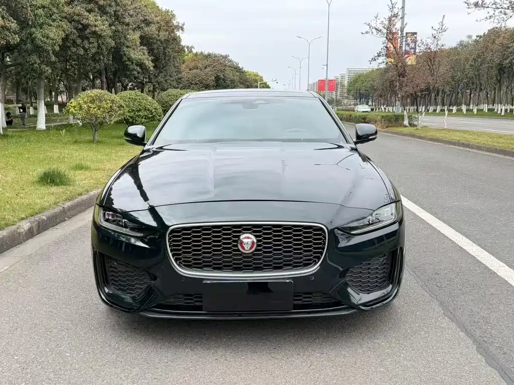 Jaguar XEL 2022 — фото 2