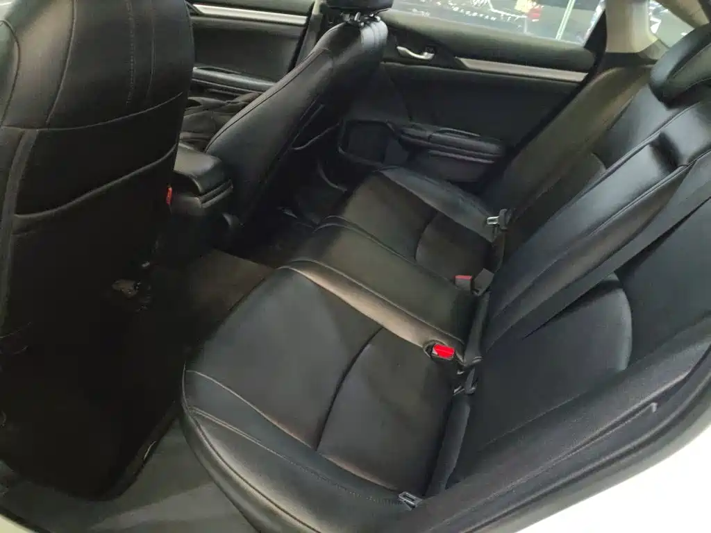 Honda Civic 2019 — фото 17