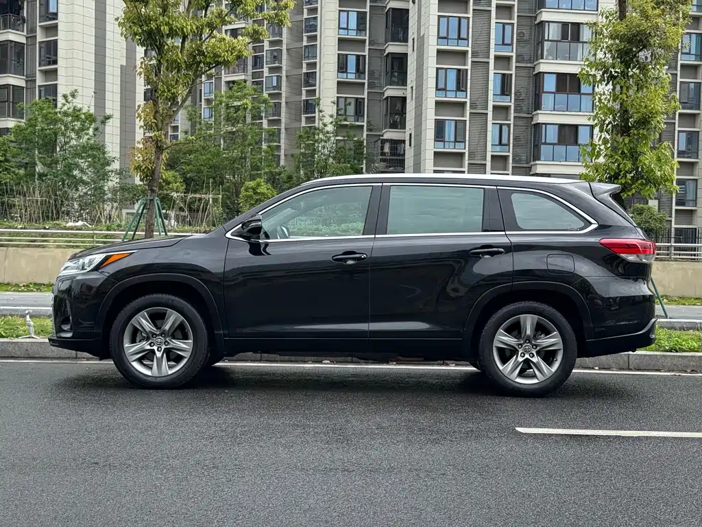 Toyota Highlander 2018 — фото 15