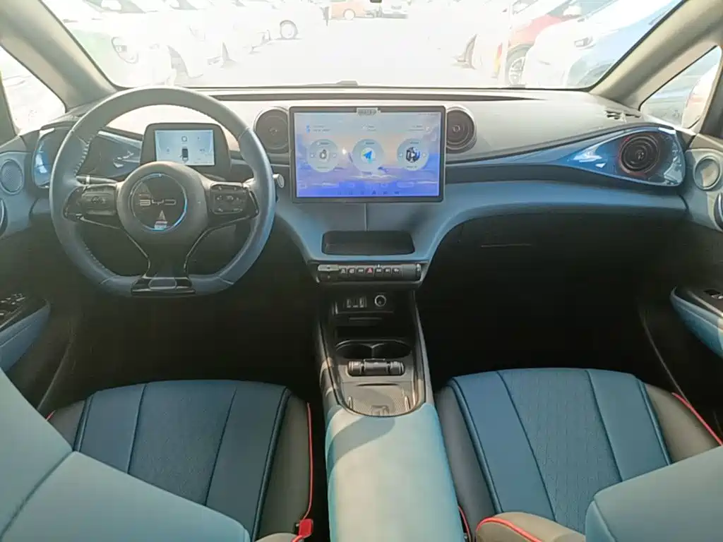 BYD Dolphin 2022 — фото 10