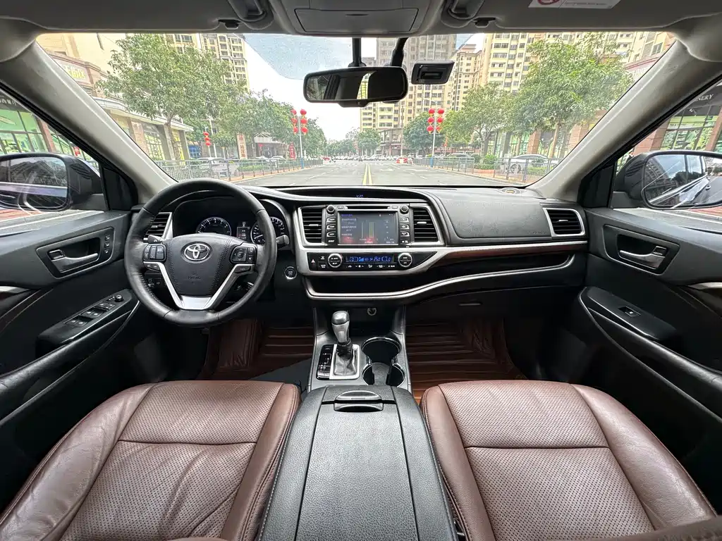 Toyota Highlander 2016 — фото 16