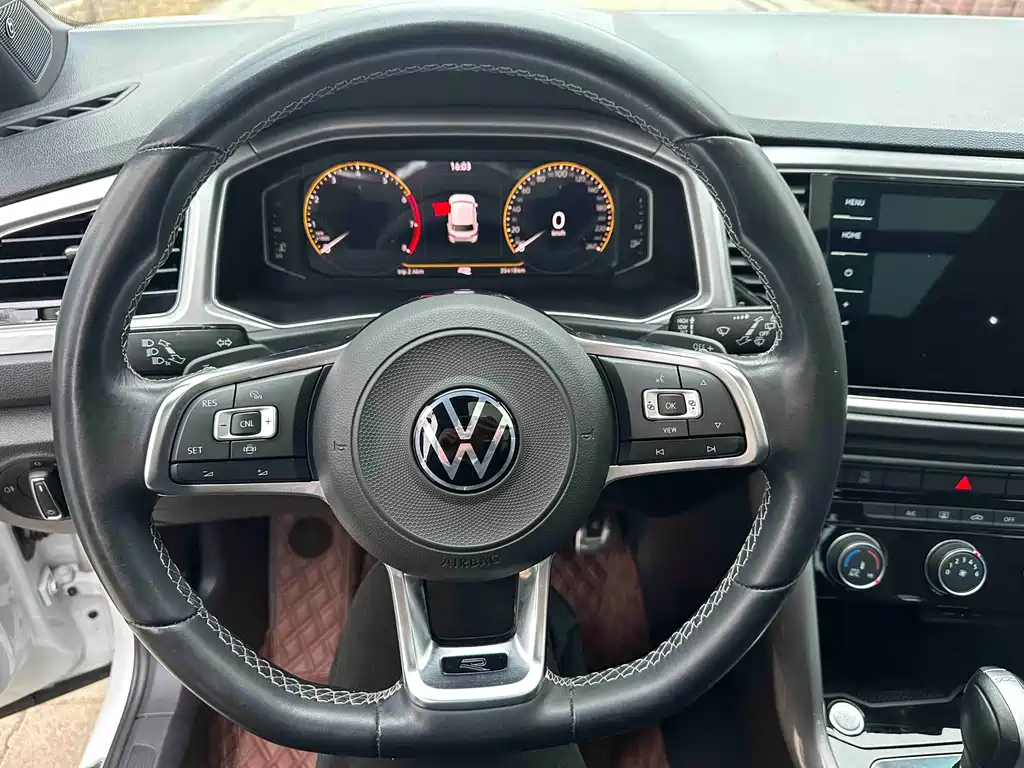 Volkswagen T-Roc 2022 — фото 13
