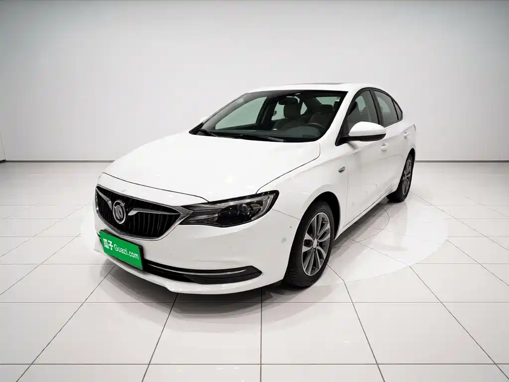 Buick Excelle 2018 — фото 1