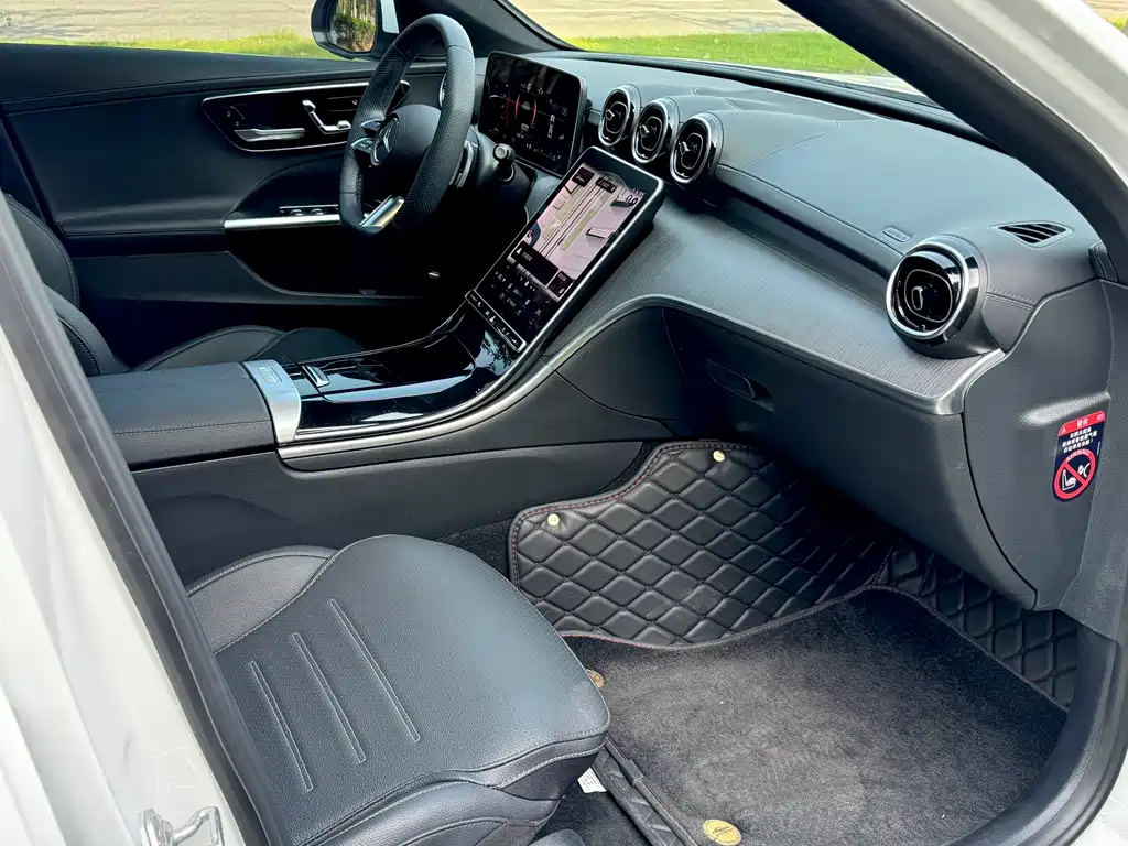 Mercedes-Benz C-Class 2023 — фото 9