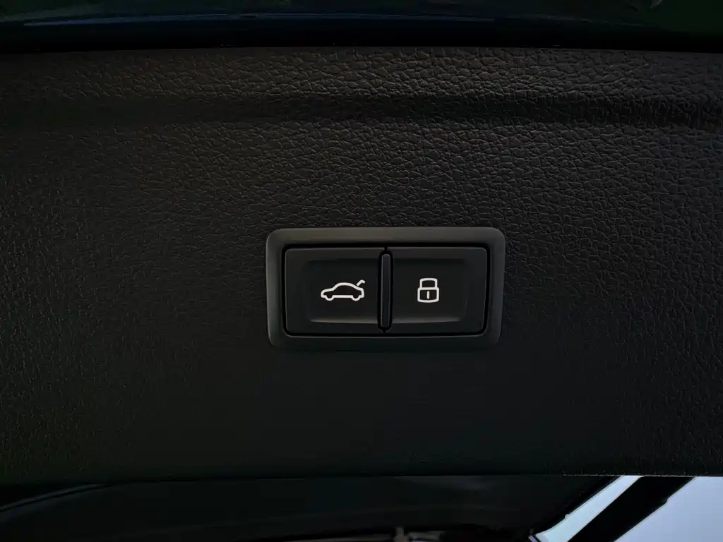 Audi Q5L 2022 — фото 36