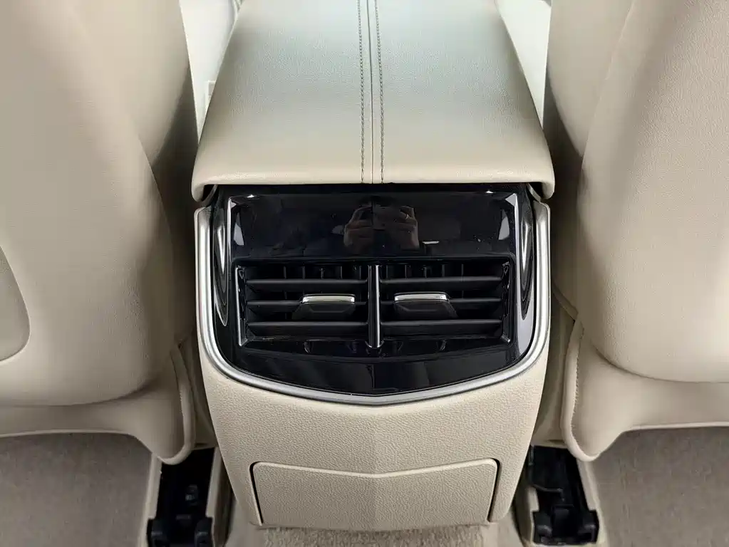 Cadillac XTS 2016 — фото 19