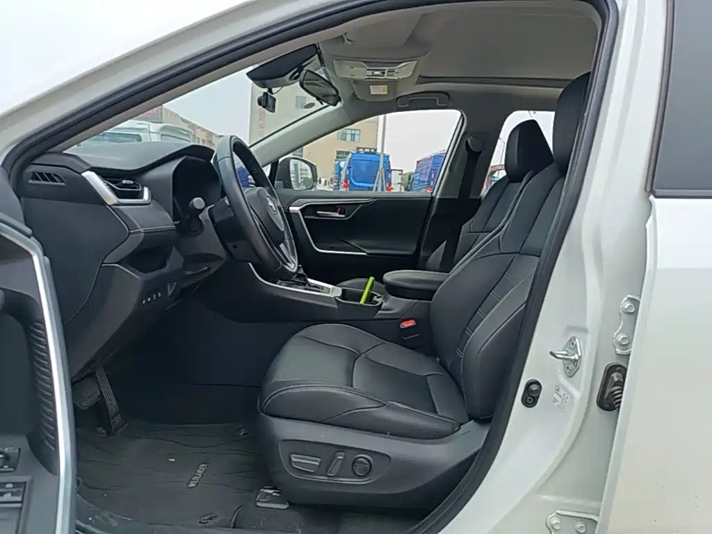 Toyota Wildlander 2023 — фото 15