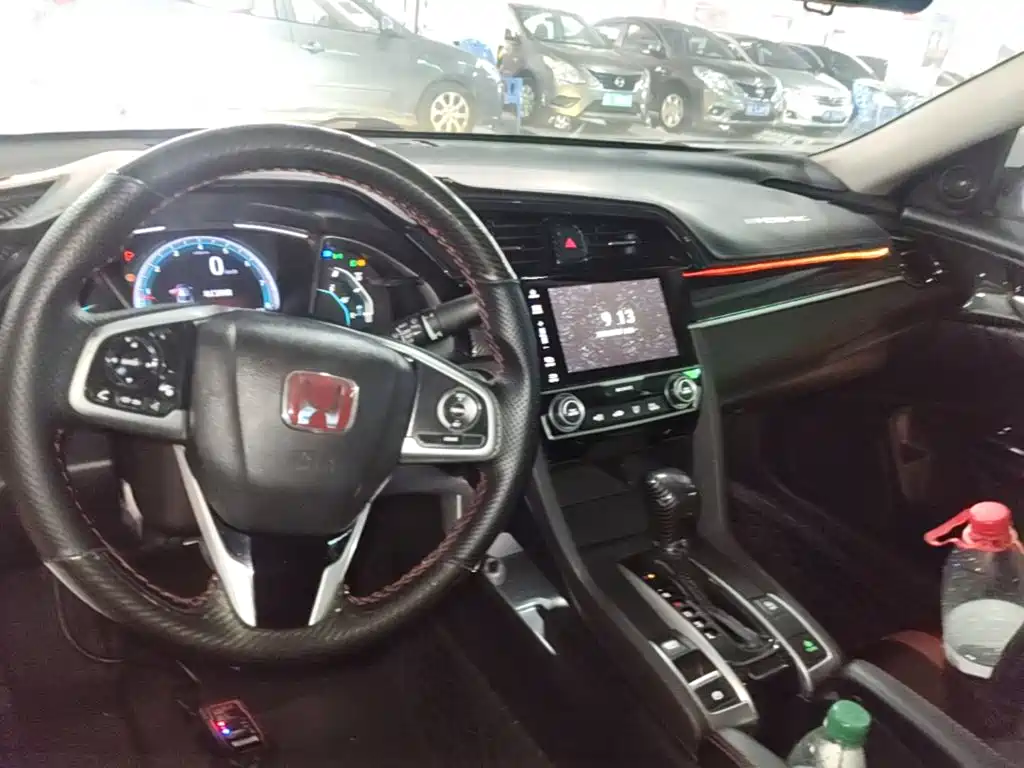 Honda Civic 2019 — фото 10