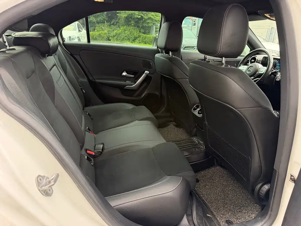 Mercedes-Benz A-Class 2019 — фото 17