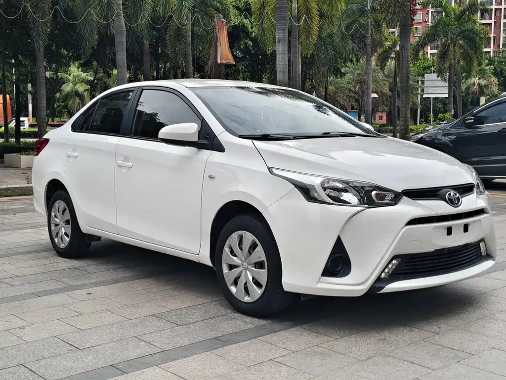 Toyota Yaris L 2019 — фото 3