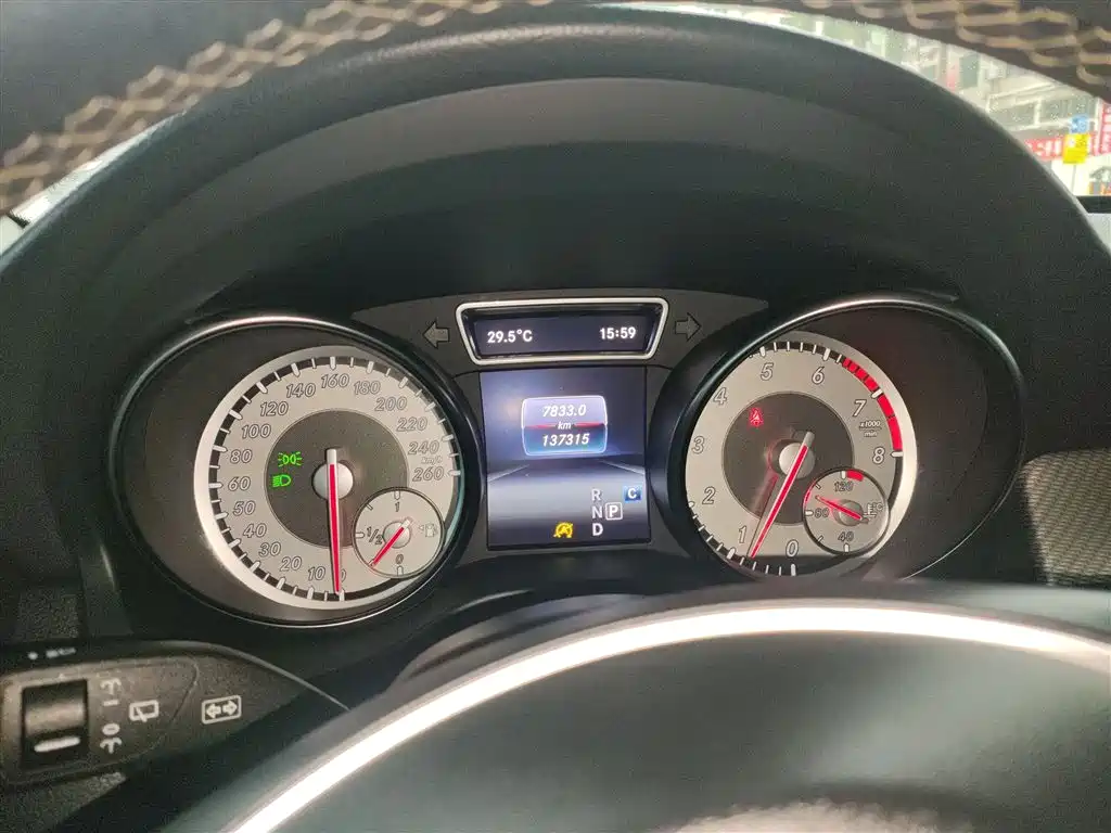 Mercedes-Benz GLA 2017 — фото 12