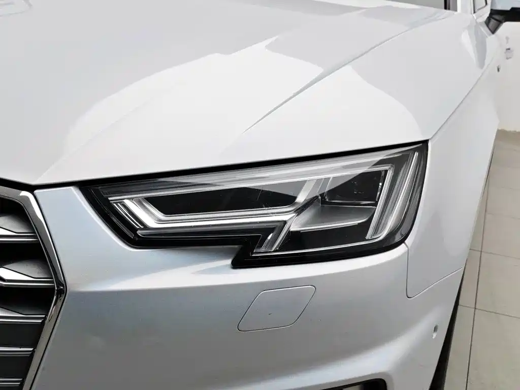 Audi A4L 2019