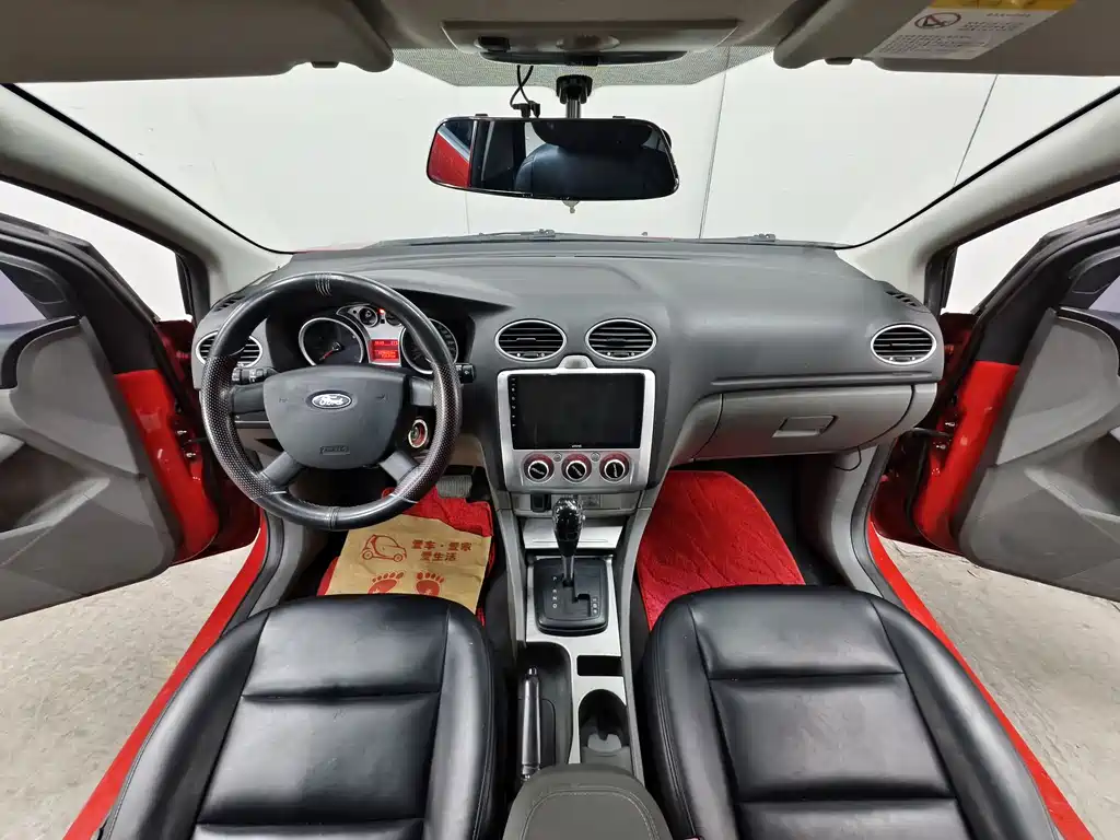 Ford Focus 2015 — фото 9