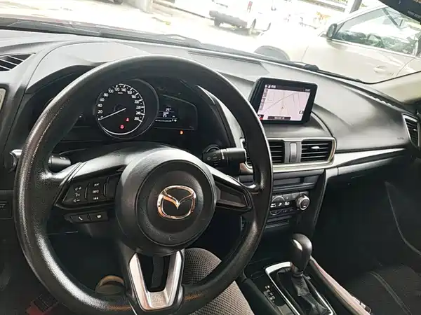 Mazda 3 Axela 2018