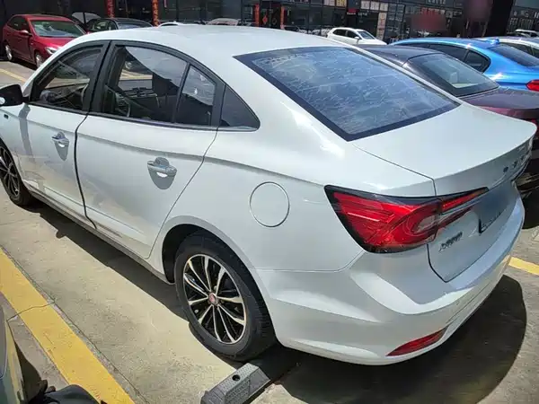 Roewe i5 2020